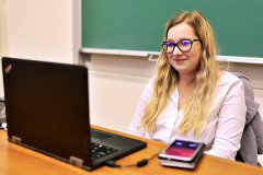 Asystentka wykładowcy- Dominika Czarnota-Zdybicka podczas zajęć zdalnych dnia 3.10.2020r