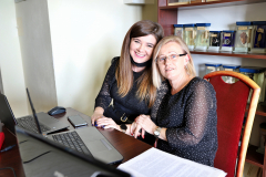 Dr Elżbieta Buchcic i mgr Anna Kwaśniewska podczas zajęć zdalnych