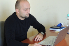 Mgr Paweł Garbuzik  podczas zajęć