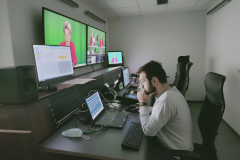 Inżynier studia Marek Picheta podczas nagrania wykładu