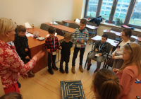 Uczestnicy projektu grający w grę