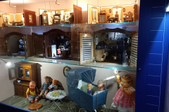 domki dla lalek i lalki