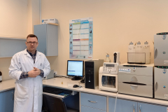 prof. Rafał Kozłowski podczas nagrywania wykładu