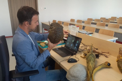 mgr Michał Poros podczas zajęć zdalnych