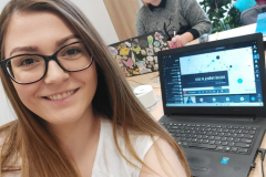 Asystentki wykładowcy Klaudia Ciołak i Małgorzata Pietrzykowska