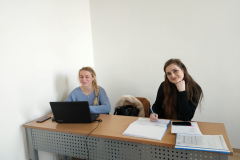 Asystencki wykładowcy mgr Weronika Paduszyńska i mgr Karolina Paluch