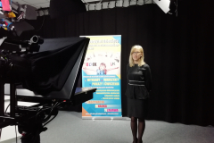 Na zdjęciu Prorektor ds. Kształcenia dr hab. inż. Barbara Gawdzik podczas wywiadu